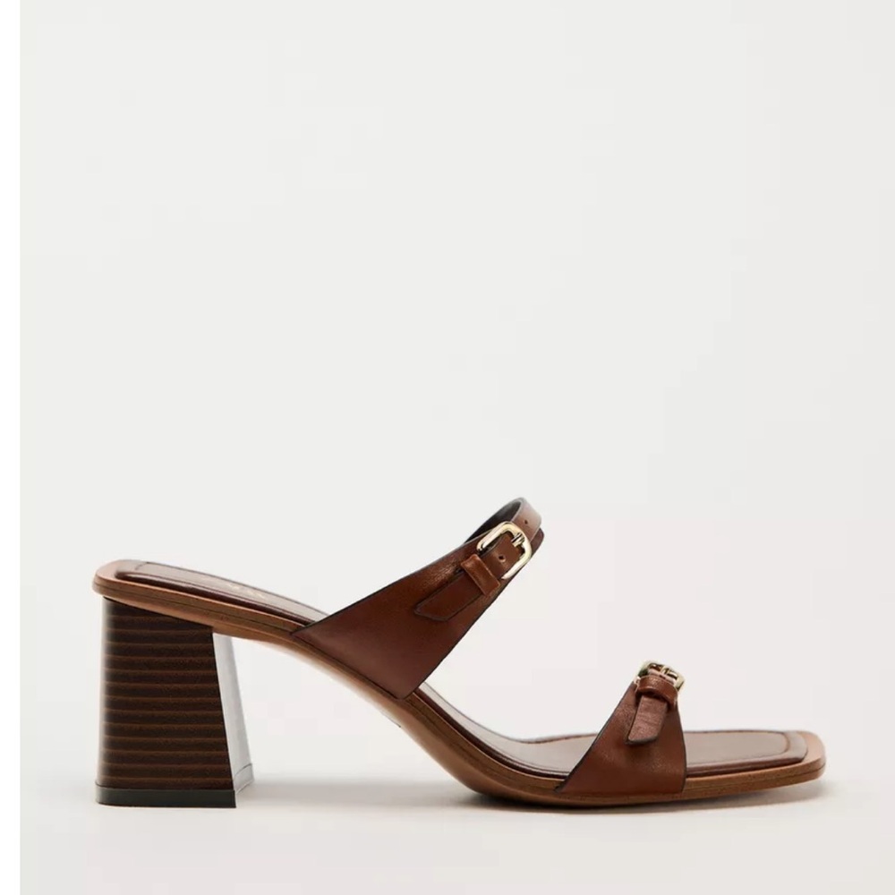 Block heel leather sandal